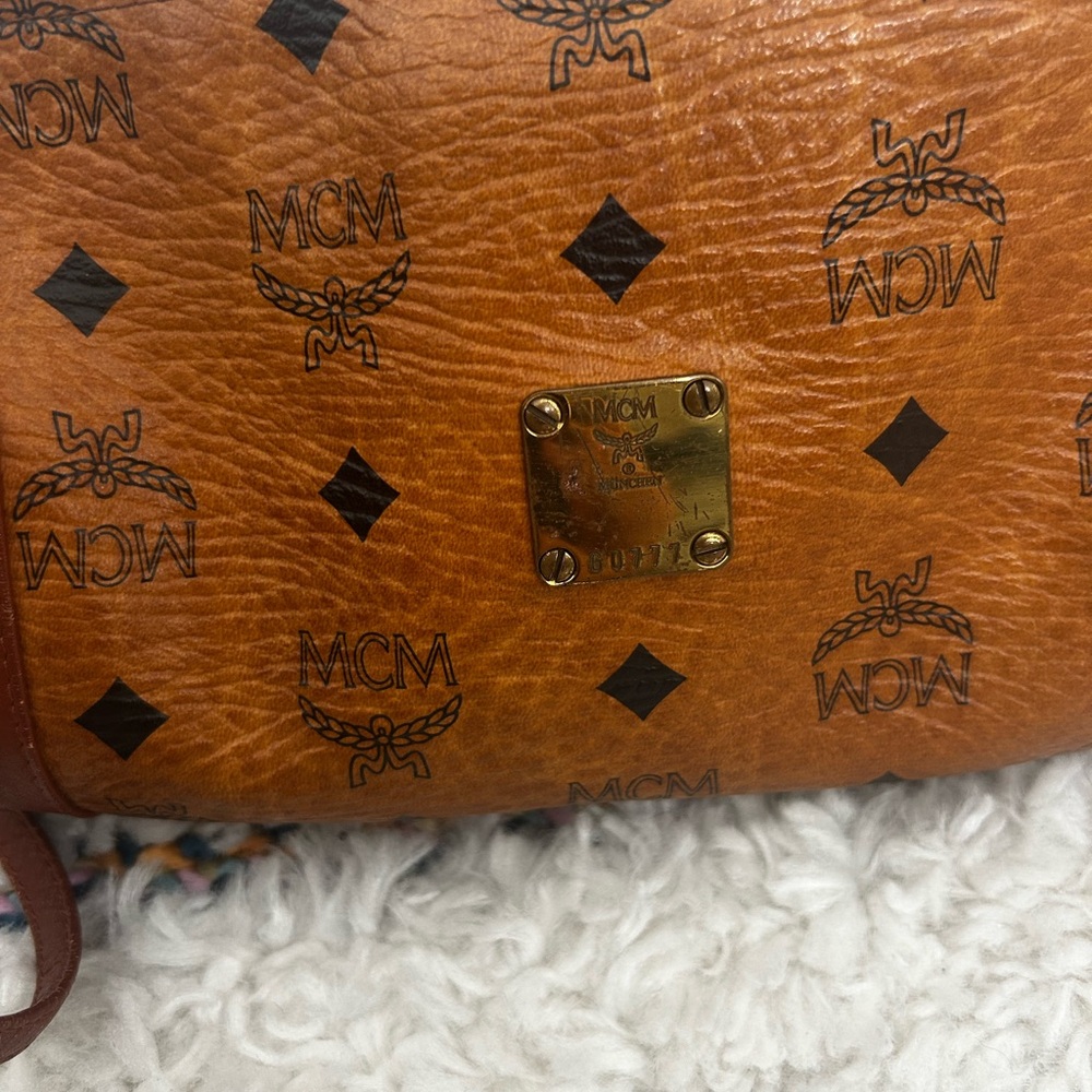 Vintage MCM Tan Leather Barrel Bag with CoA - Picture 3 of 11